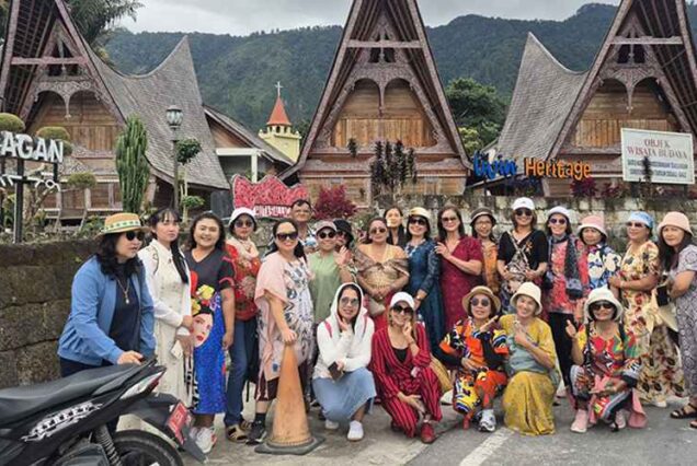 Tour Reguler Lake Toba